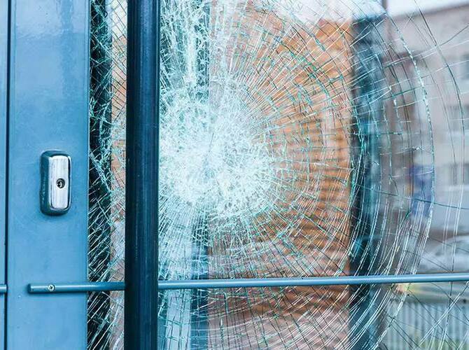 АНТИВАНДАЛЬНАЯ ПЛЁНКА