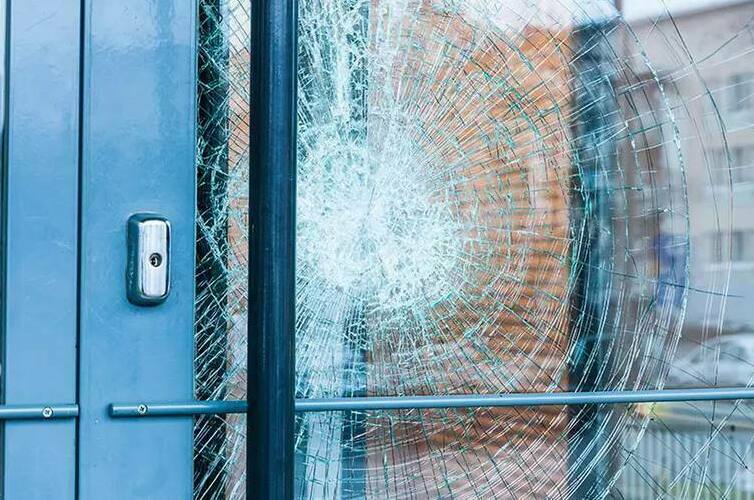 <span style="font-weight: bold;">АНТИВАНДАЛЬНАЯ ПЛЁНКА</span>